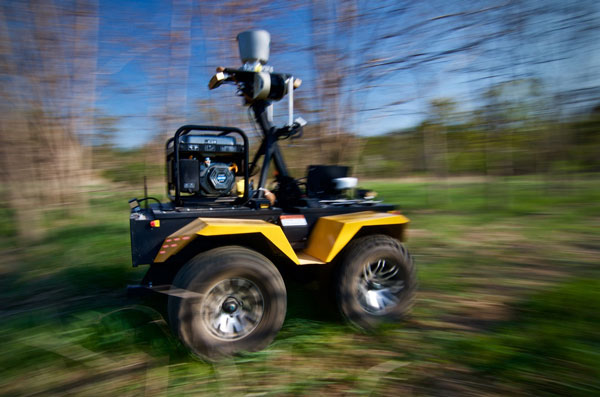 Clearpath Grizzly, an autonomous robot from Professor Tim Barfoot’s lab, automatically repeats a route using only stereo vision for feedback (i.e., without GPS). (Photo: Francois Pomerleau)