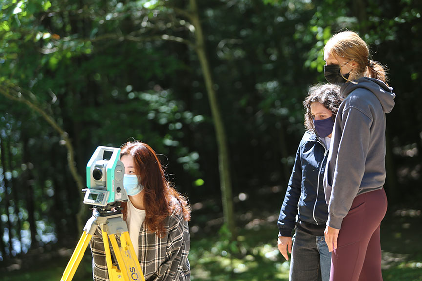 CivMin students use a Total Station for surveying as part of their studies at U of T Survey Camp on Sunday, August 15, 2021. (Photo: Phill Snel)