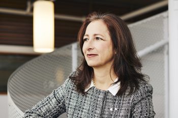 University Professor Molly Shoichet (ChemE, BME, Donnelly) part of Mend the Gap, an international collaboration developing new ways to treat spinal cord injuries. (Photo: NSERC/CRSNG – Sylvie Li)