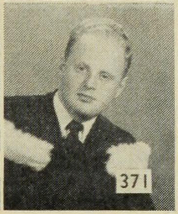 Peter Munk’s 1952 graduation photo. As a student in electrical engineering, Munk served as Vice-President of Student Co-op Sales for the University of Toronto Students’ Administrative Council.