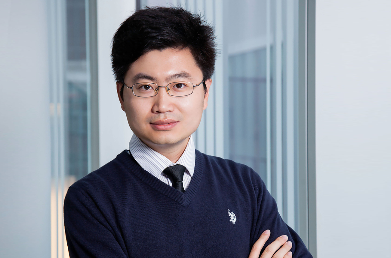 Professor Xilin Liu (ECE) advances the technologies of integrated circuits and machine learning to help modulate brain networks for applications in health care, such as relieving or suppressing neurological disorders and conditions. (Photo: Jaxson Batter)