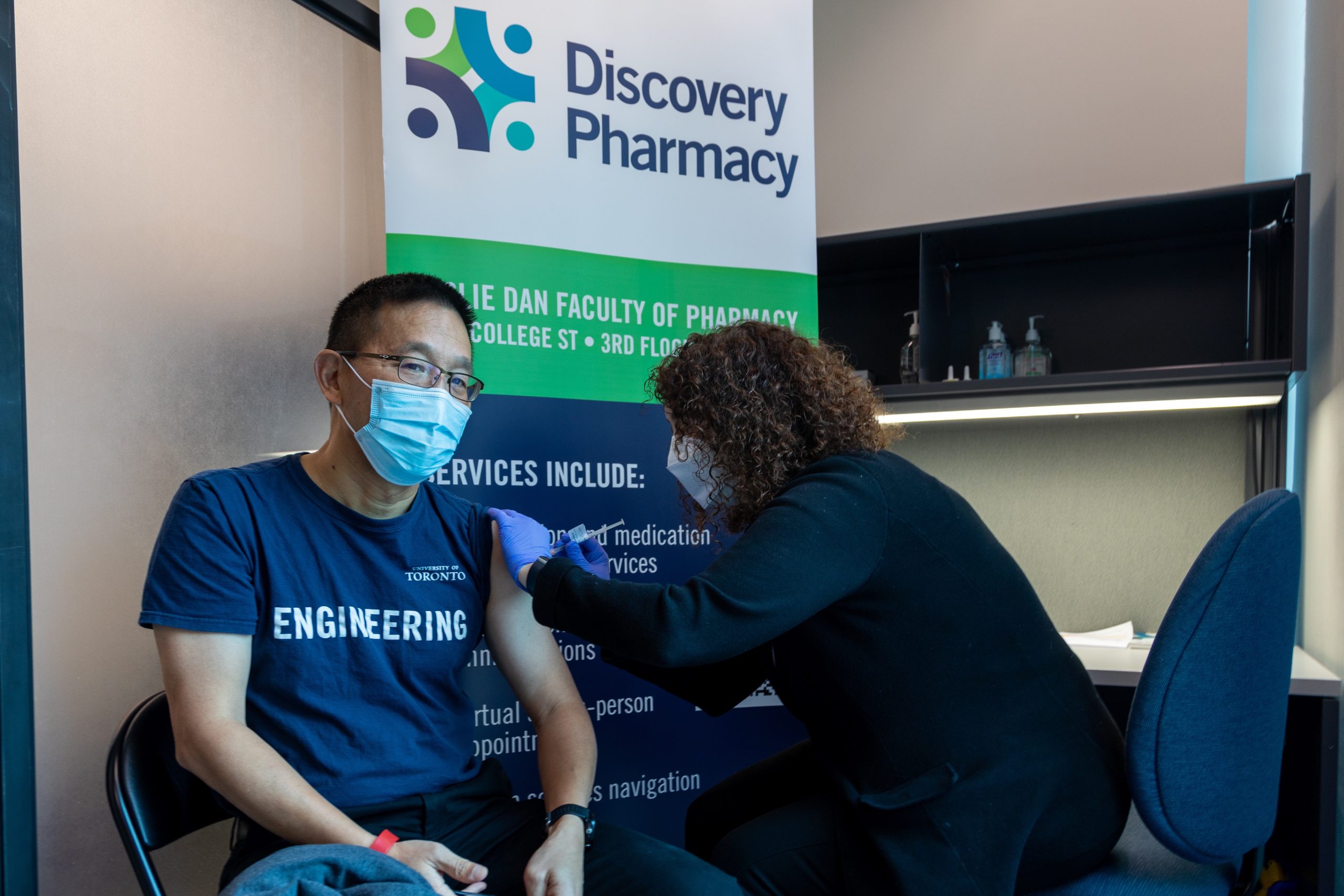 Man receives vaccination