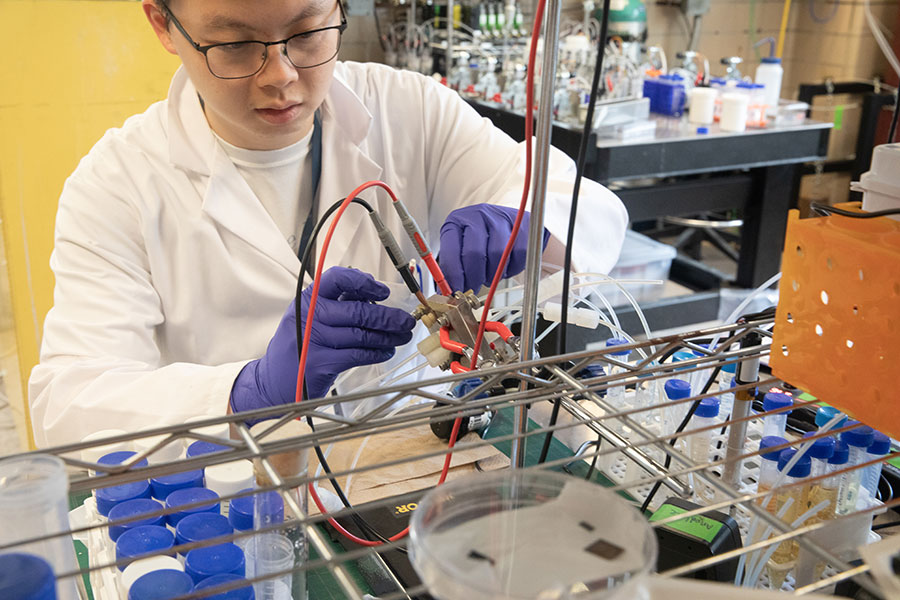 MIE PhD candidate Shijie Liu in Professor David Sinton's lab