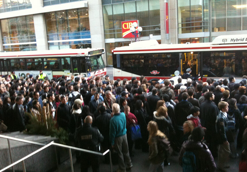 A crowd spills along Bloor street after a transit disruption in November 2009. U of T Engineering research have designed an algorithm that they say can more efficiently dispatch buses to deal with downed subway lines. (Photo: Sweetsop, via Flickr)